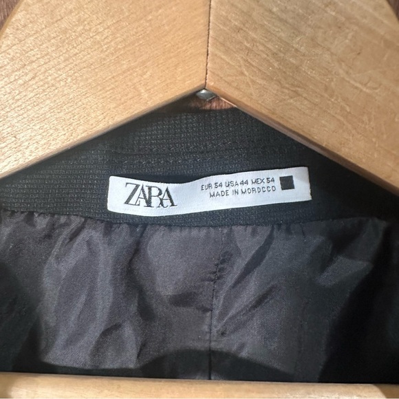 Zara Men's Classic Black Blazer - Picture 3 of 9